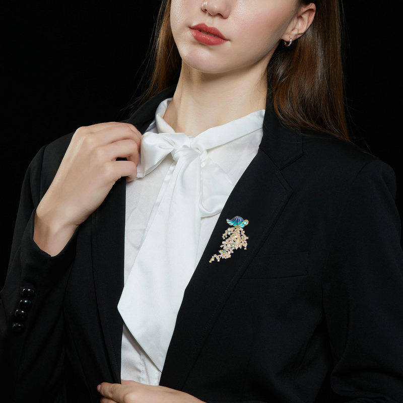 Broszka z cyrkoniami w kształc – Luxury Lifestyle Jewelry recenzja i cena