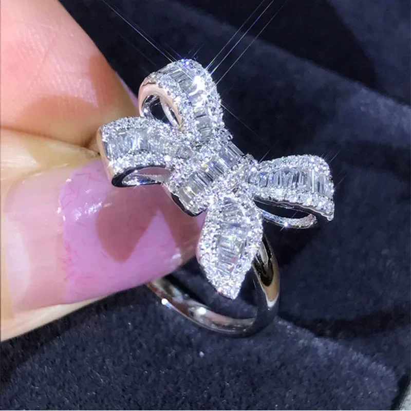 Pierścionki damskie z dużą kok – Luxury Lifestyle Jewelry recenzja i cena